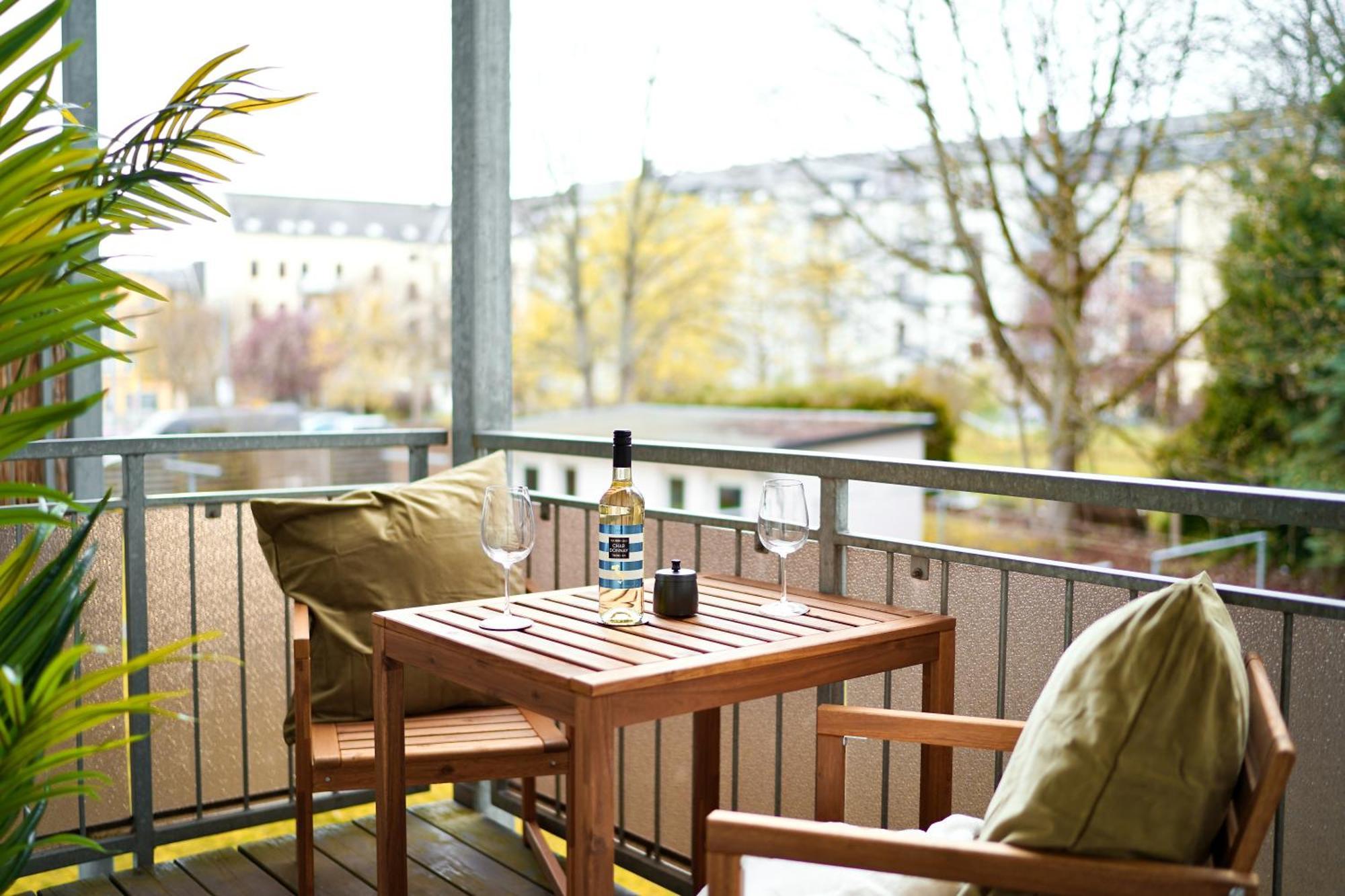 Edler Wohnraum Schlossteich-Suite 3 Sz Mit Zwei Balkonen, Kaffeevollautomat, Kamin, Klima, Lift & Zwei Parkplaetzen Chemnitz Luaran gambar